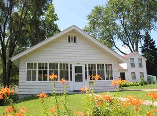 231 N Bluff Blvd, Clinton, IA 52732