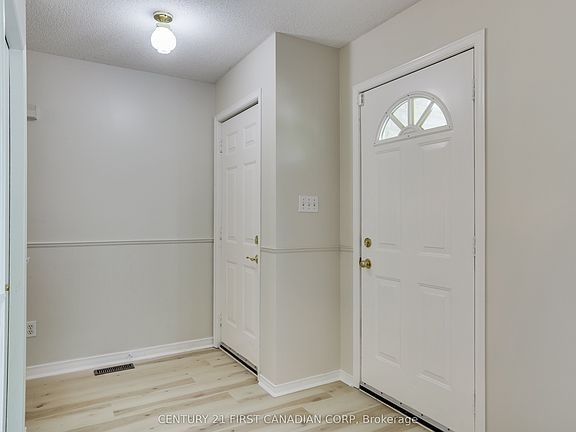 3rd image of 604 Talltree Cres