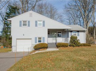 44 Hilldale Rd, West Hartford, CT 06117