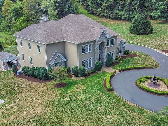 2nd image of 600 Taymar Ln