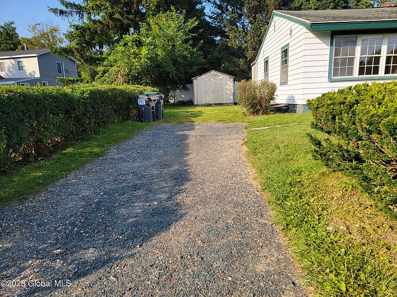 3rd image of 10 Westcott Road