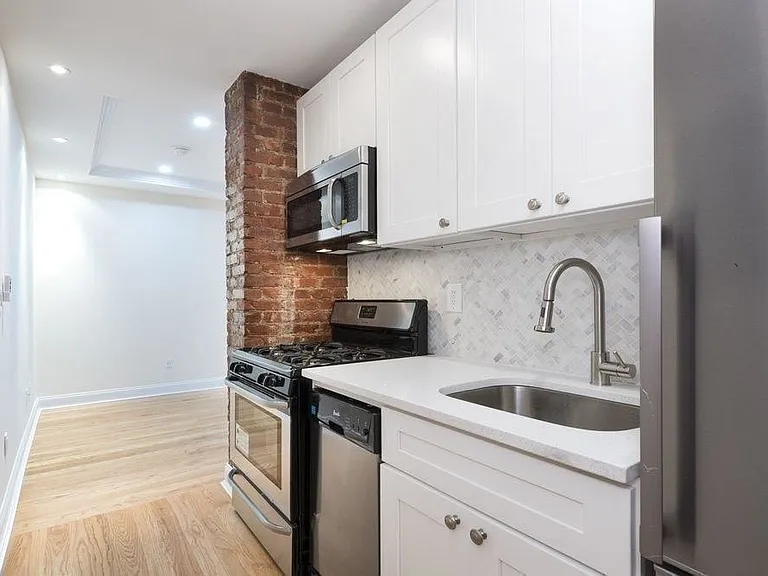 3143 Broadway #3E — Photo 1