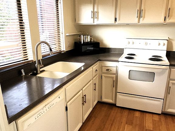 3rd image of 595 Headlands Ct #1
