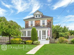 33 Erwin St, Sayville, NY 11782