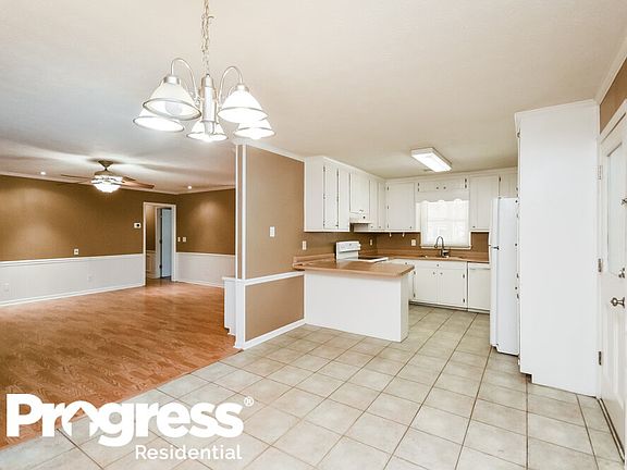 5th image of 3465 Creekwood Dr SE