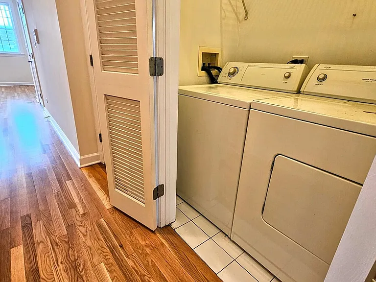 508 N Hartland Ct #2S — Photo 5