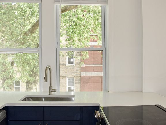 5th image of 2057 N Hoyne Ave #4