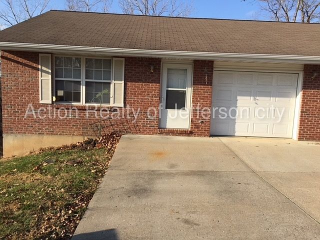 1st image of 340 Gateway Dr