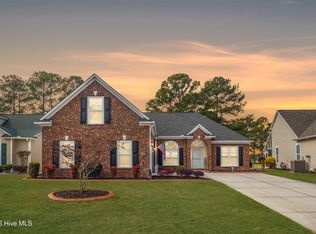 643 Meadowbrook Ln NW, Calabash, NC 28467