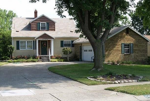1st image of 749 Greenview Dr