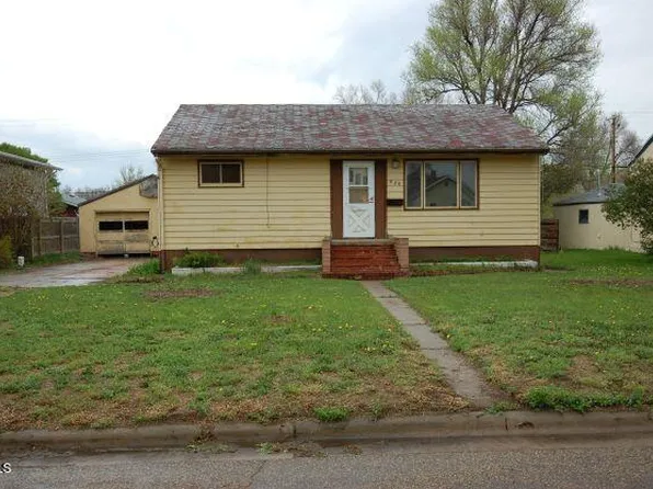 620 3rd St NE, Sidney, MT 59270