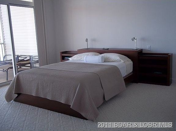4th image of 163 Evergreen Condo Dr