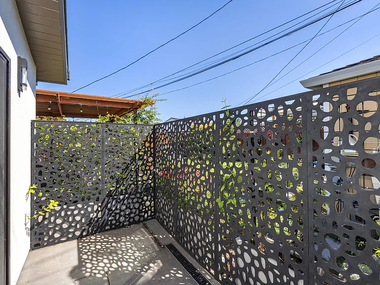 1009 S Norfolk St — Photo 19