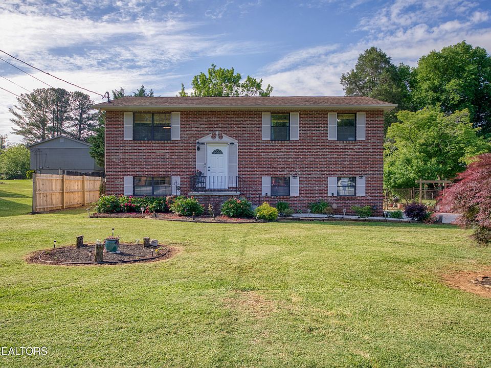 1st image of 7604 Hawthorne Dr