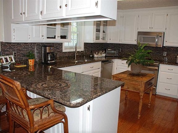5th image of 930 Private Road 1601