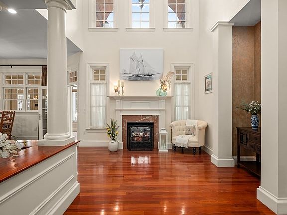 3rd image of 11 Black Horse Ln