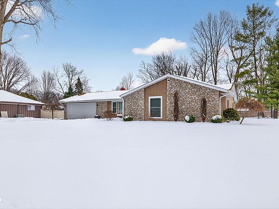 3rd image of 508 N Parkwood Dr