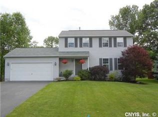 305 Pinewood Dr, Camillus, NY 13031