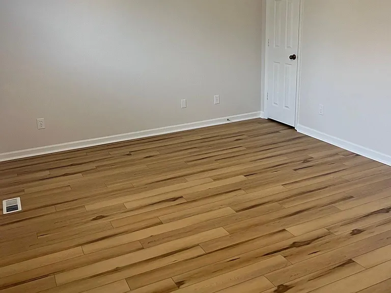 1031 Sunvalley Cir #1031 — Photo 13