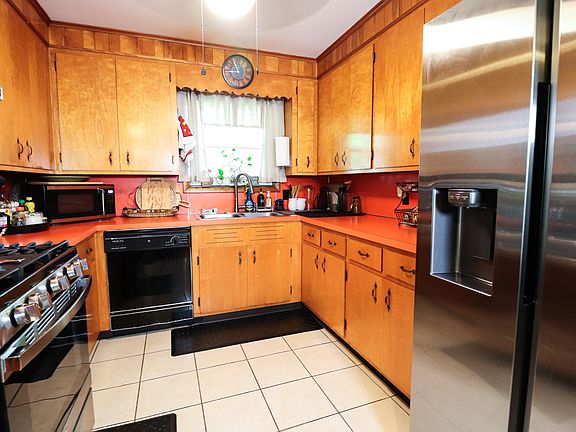 3rd image of 3702 Fair Oaks Dr