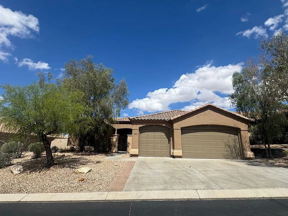 2825 Fort Mojave Dr