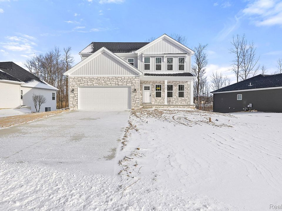1st image of 6185 Woodridge Ln