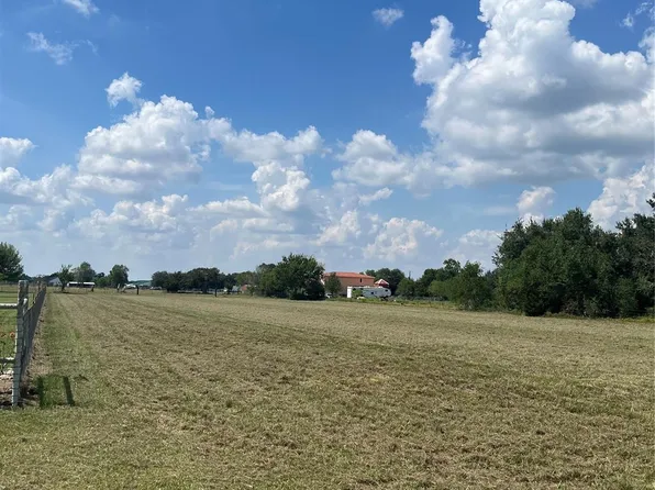 900 Avenue B, Bay City, TX 77414
