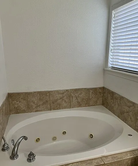 411 Harvard Way — Photo 9