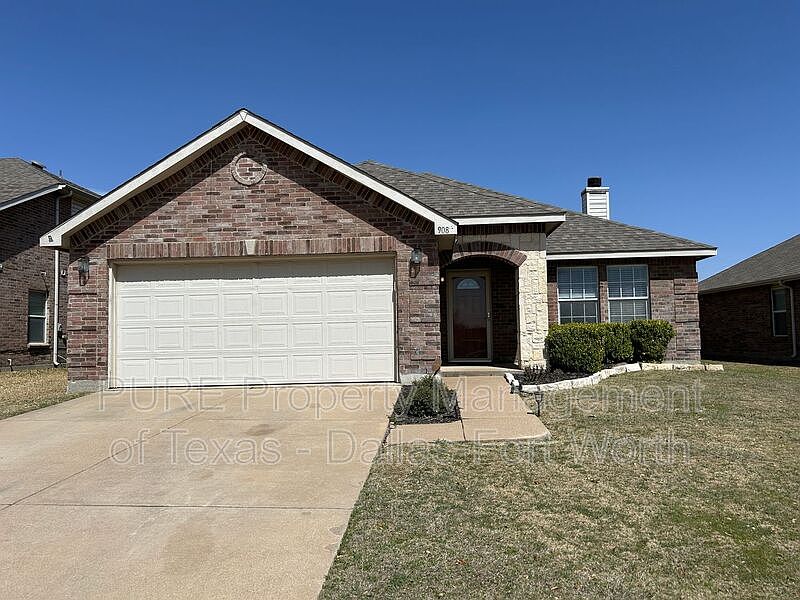 1st image of 908 Cathy Dr