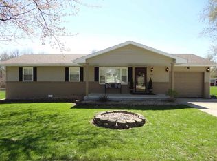 104 W Hancock Ave, Mitchell, IN 47446