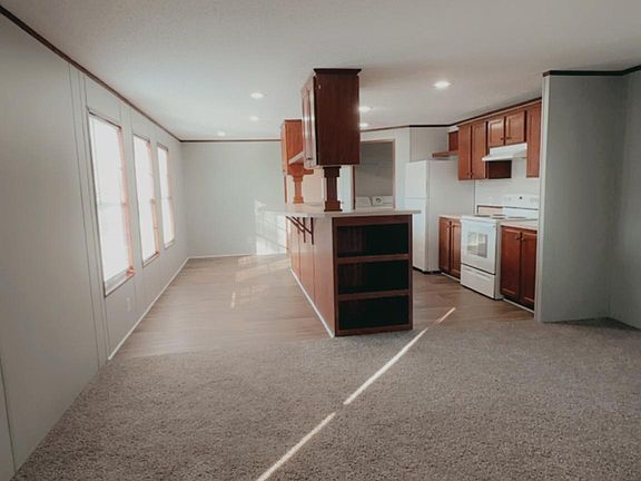 2nd image of 124 Vevay Dr S