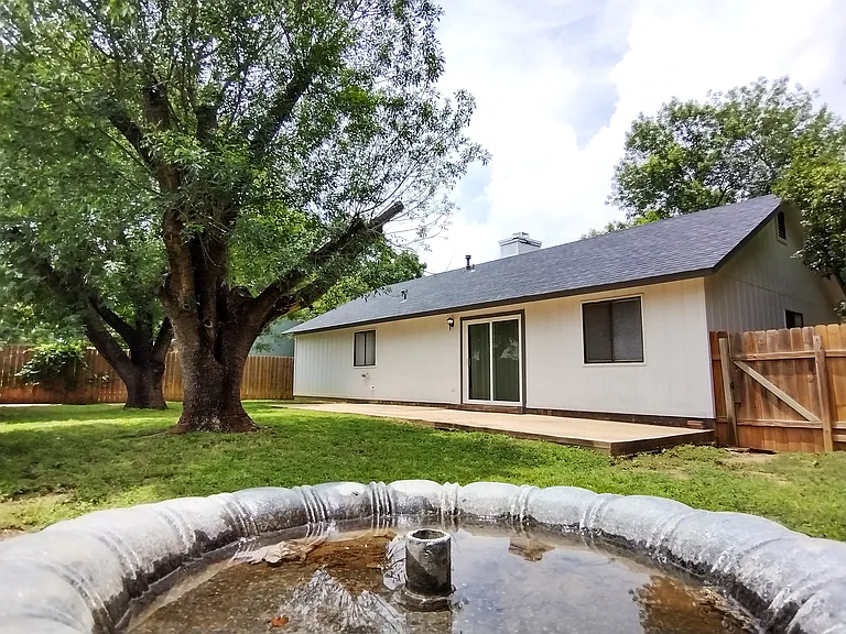 1813 Laurel Path — Photo 35