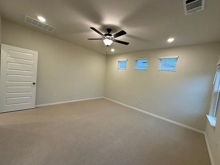 Masterbedrooom