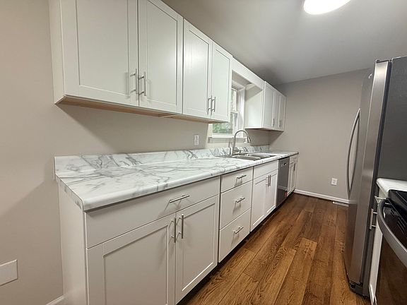 4th image of 2926 Creekwood Dr