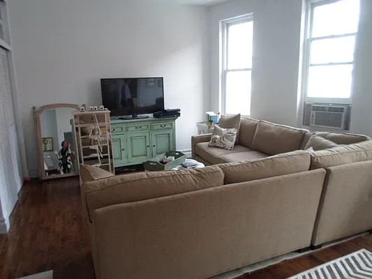 Rented by Sky Management | media 42