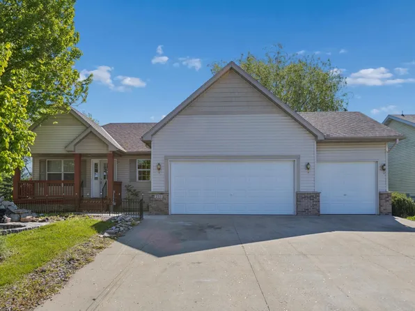 211 7th St S, Winsted, MN 55395