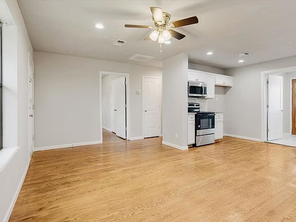 5th image of 1310 W Laurel St