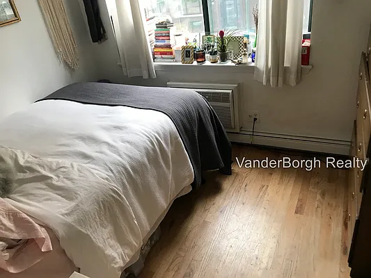 Rented by Vanderborgh Realty  | media 13