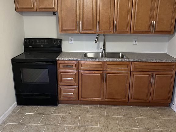 2nd image of 40 Monroe St Unit 2