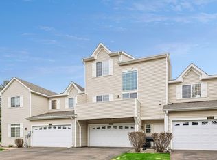 17679 Hackberry Ct, Eden Prairie, MN 55347