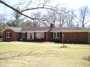 415 W 5th Ave, Raeford, NC 28376