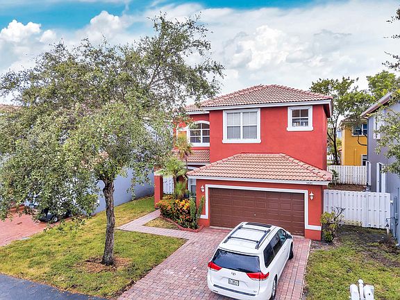 2nd image of 3840 SW 51st St