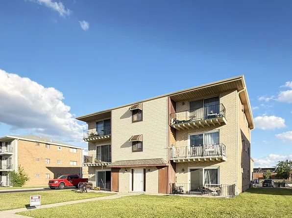 7329 W 85th Pl APT 2B, Bridgeview, IL 60455