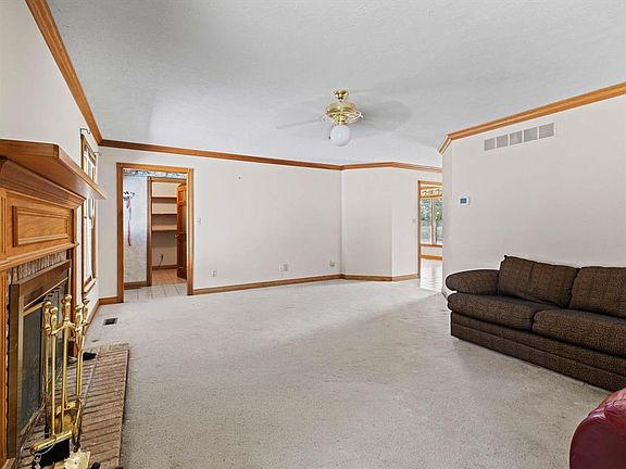 5th image of 1835 Hacienda Ln