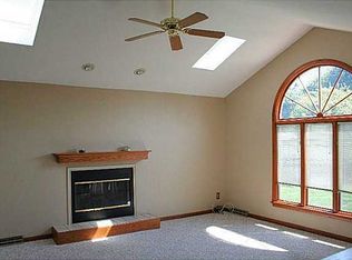 3518 Lynnbrooke Ln, Oregon, OH 43616