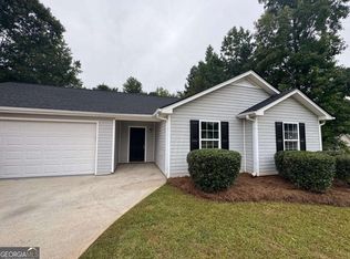 97 Twin Oaks Trl, Dallas, GA 30157