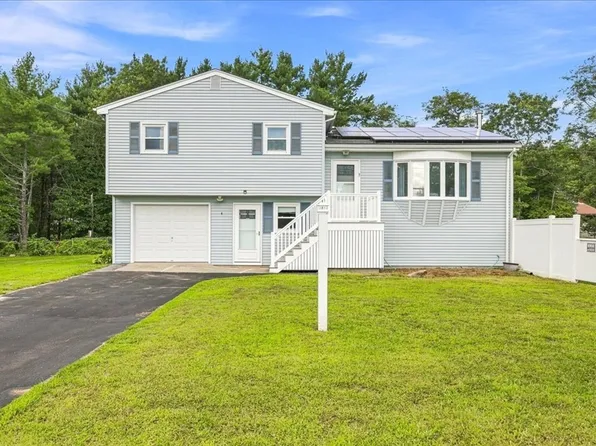 3 Charbonneau Ave, Lakeville, MA 02347