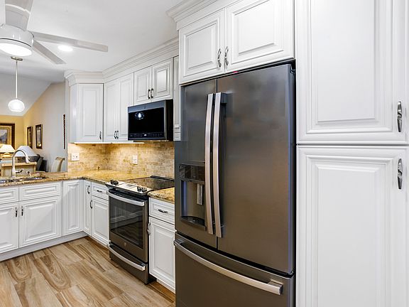 4th image of 2641 Gately Drive W #2902