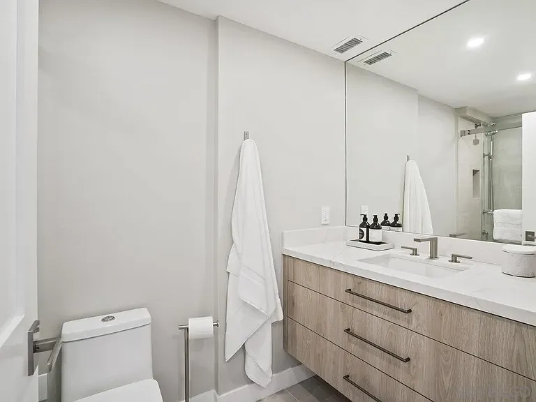 1750 Avenida Del Mundo #904 — Photo 17