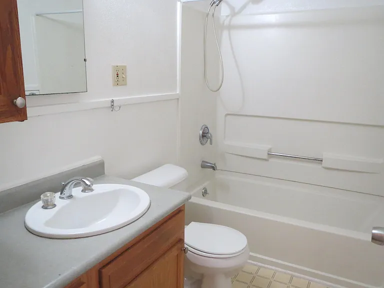 582 South Ave #LOWER — Photo 7